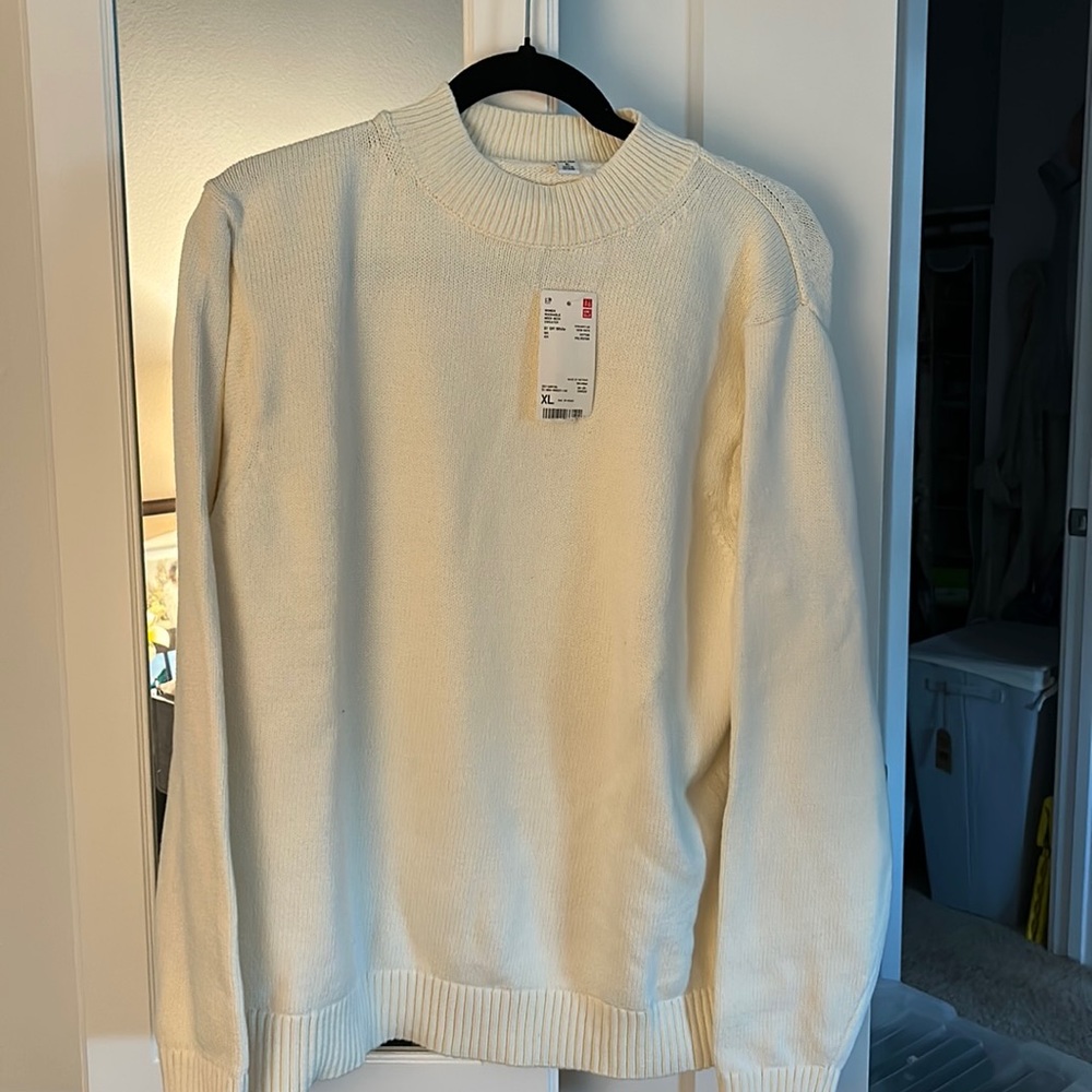 Uniqlo Washable Mock Neck Sweater